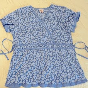 Barco Juniors scrub top.